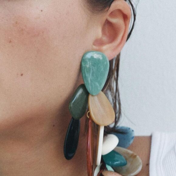 New Zara Vibrant Multicolor Resin Dangle Earrings - Picture 5 of 11